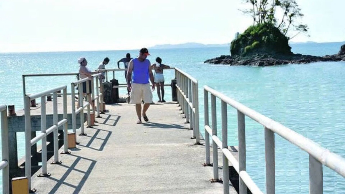 Veraguas House | The only Private Beachfront 2 story House Rental in Pixvae
