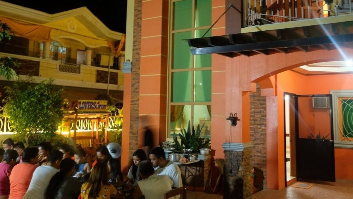 San Vicente Villa | The Orange House - Vigan Villa @GovantesGuesthouse