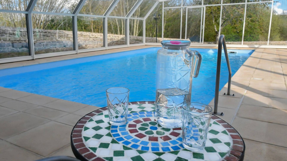 Saint-Bard House | The orangery in the grounds of Château de Chazelpaud