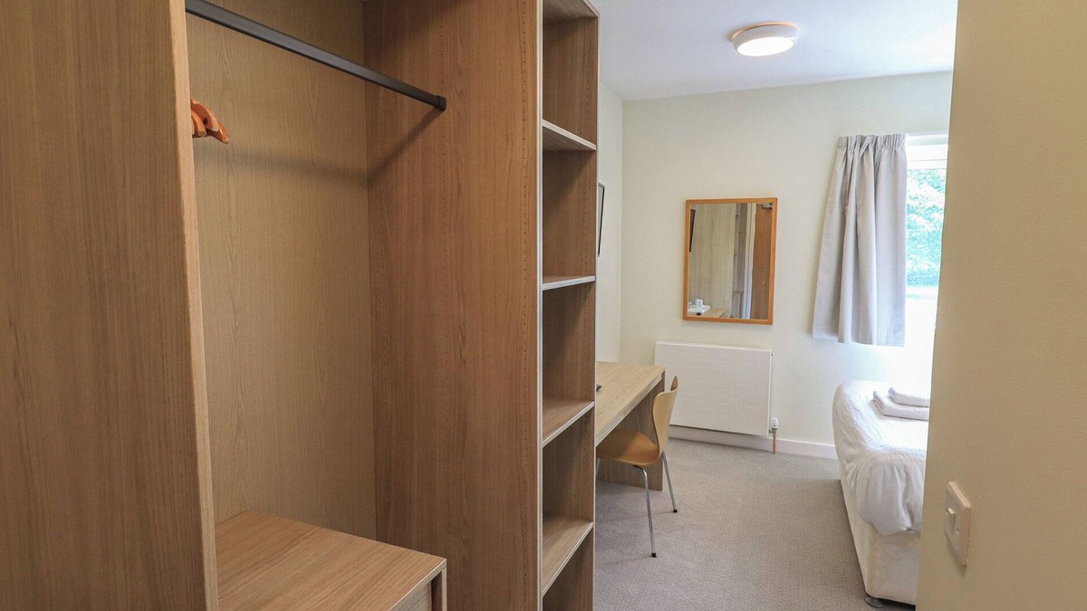 Eamont Bridge Cottage | THE ORCHARD OUTLOOK AT EAMONT PARK, with a garden in Penrith