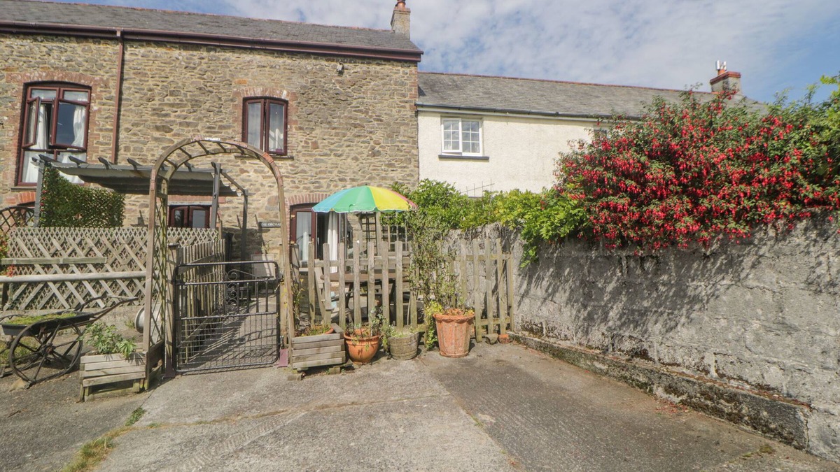 Okehampton Cottage | THE ORCHARD, pet friendly, character holiday cottage in Okehampton