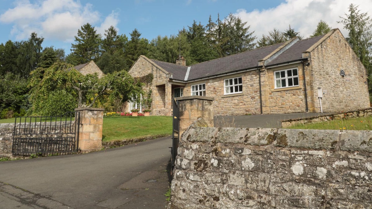Harbottle Cottage | THE ORCHARDS, pet friendly, with open fire in Harbottle