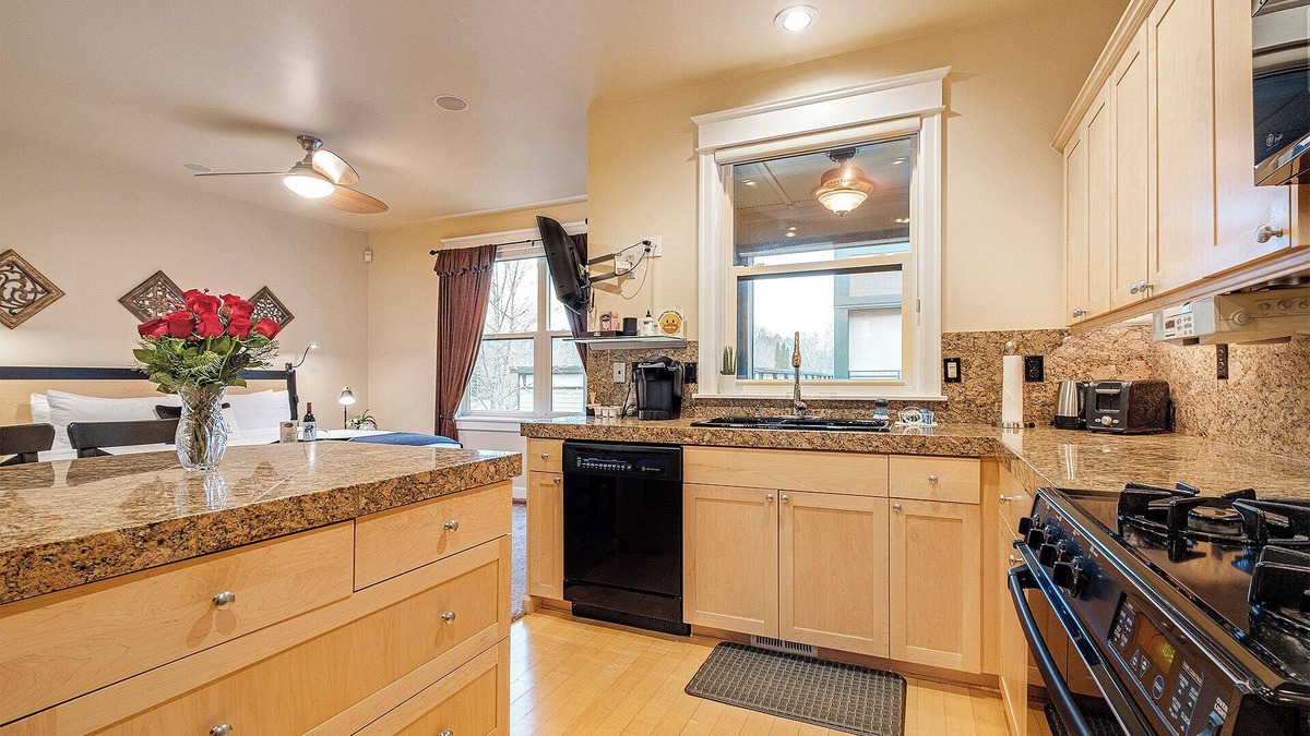 Orenco Station Bed & Breakfast | The Orenco Station Hotel