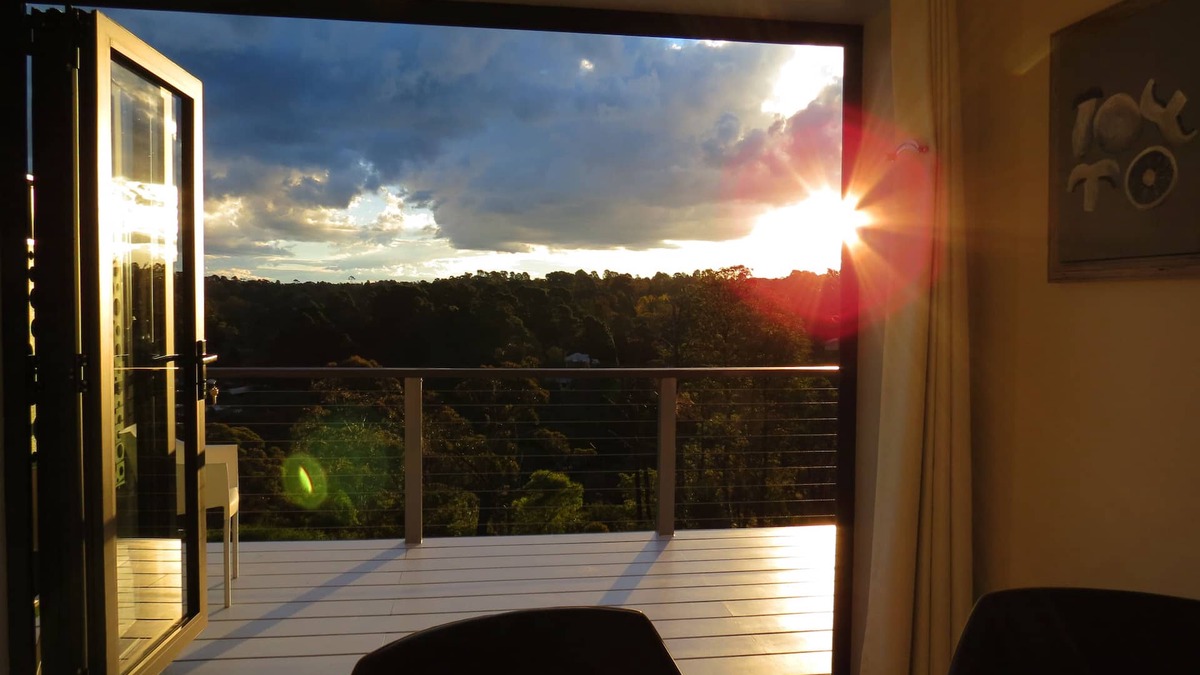 Wentworth Falls Apartment | The Origami Apartment. Spacious, private, local views.close to town