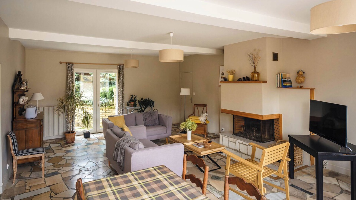 Guise Cottage | The Original, in the countryside and at Guise!