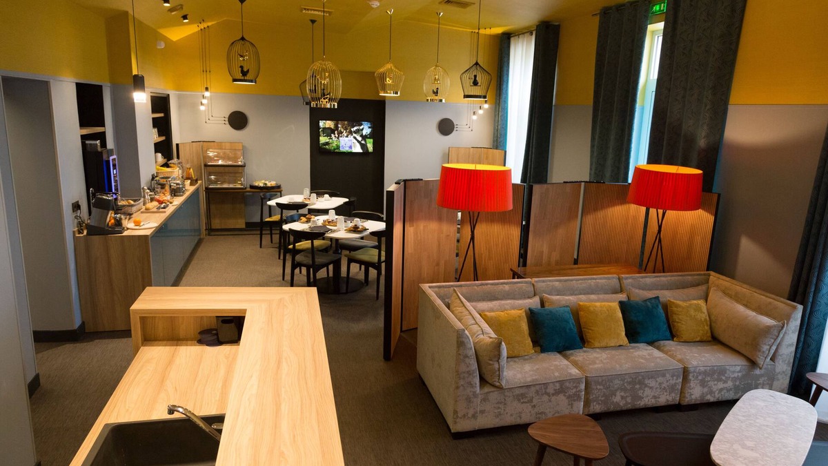 Pougues-les-Eaux Hotel | The Originals Boutique, Hôtel des Sources