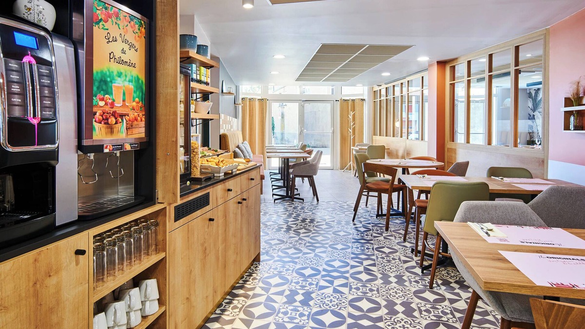 Puy-Guillaume Hotel | The Originals Boutique, Hôtel Larivaut, Puy-Guillaume