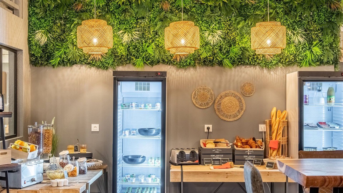 Les Ponts-de-Ce Hotel | The Originals City, Angers Sud – Le Village 49