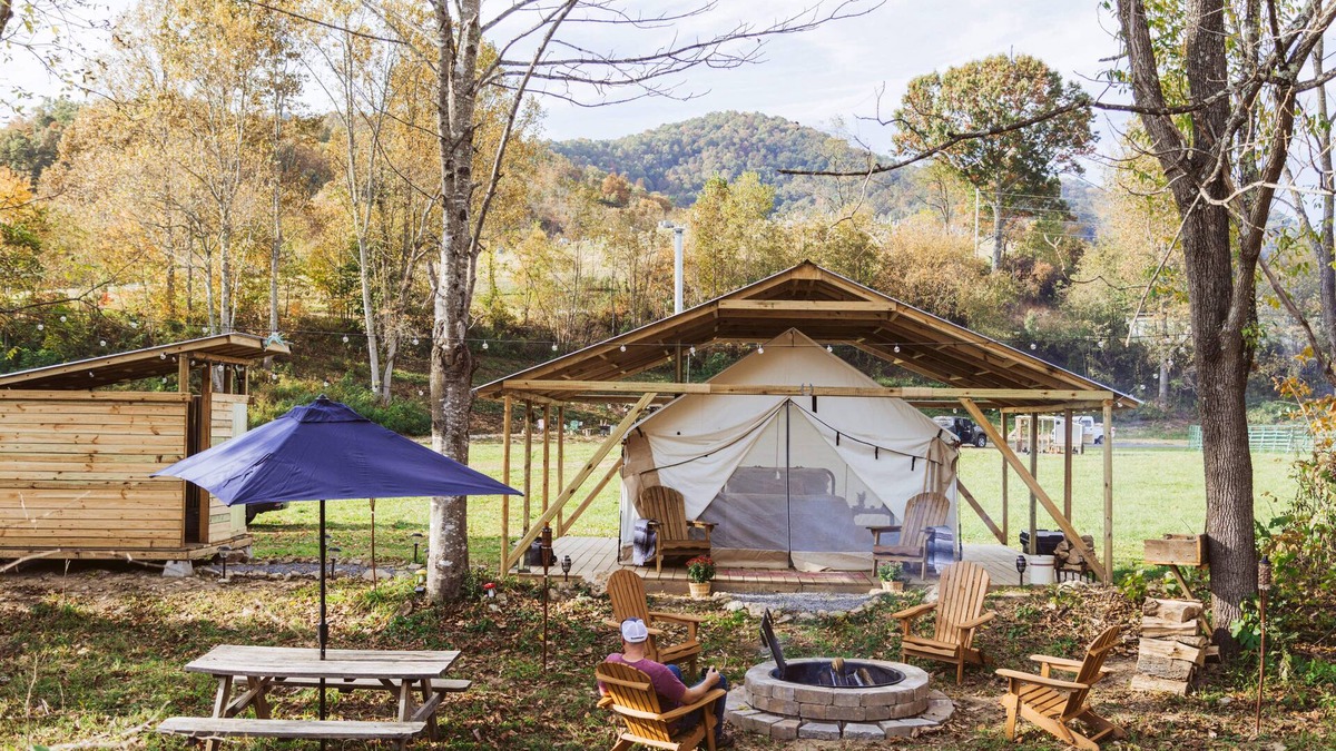 Clyde RV Rental | The Outpost at Ferguson Farms Glamping Tent
