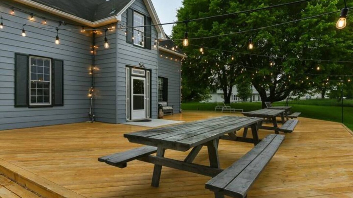 Berryville Apartment | The Outpost Suite 2- A Curated Farmhouse Suite