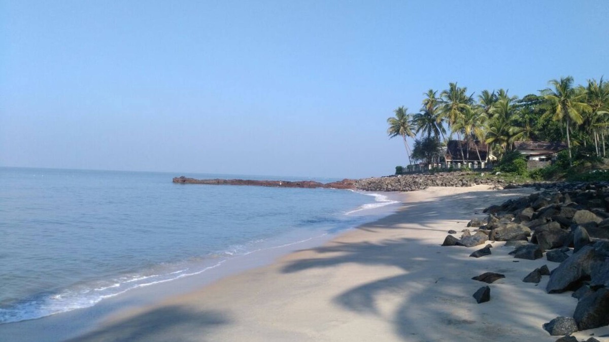 Elathur Villa | THE OUTRIGGER - 2 Bedroom 2 Bathroom (En-suite) Beachfront Private Villa