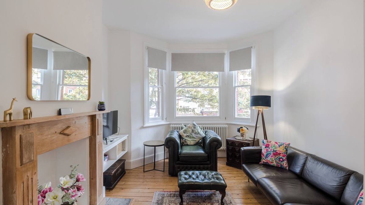 Vassall Apartment | The Oval Abode