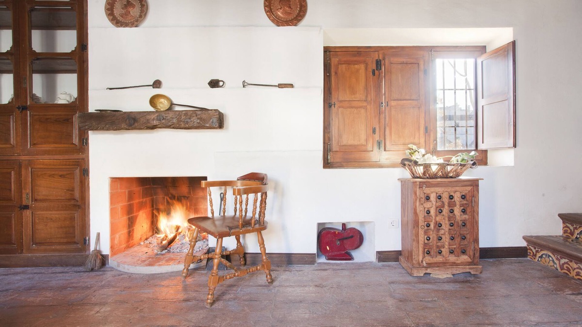 Escoznar Cottage | The oven, charming cottage