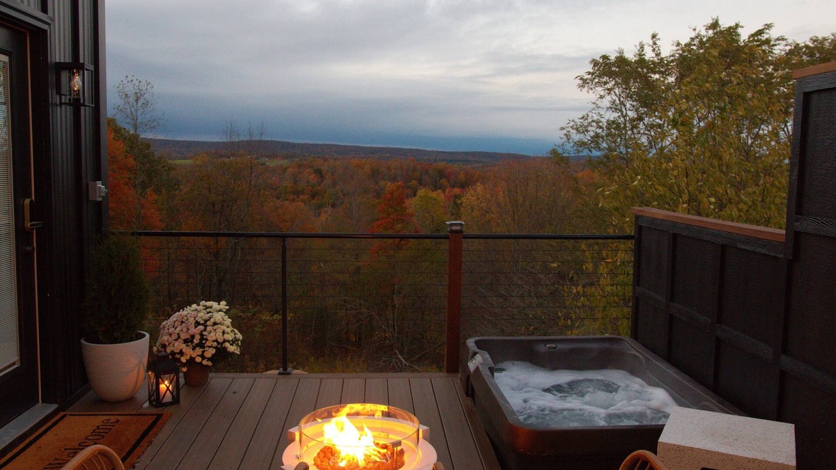 Swanton Cabin | The Overlook; A Romantic Treehouse for Two
