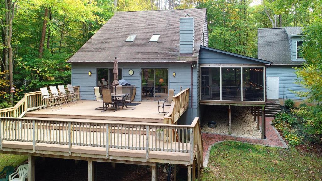 Livingston House | The Overlook