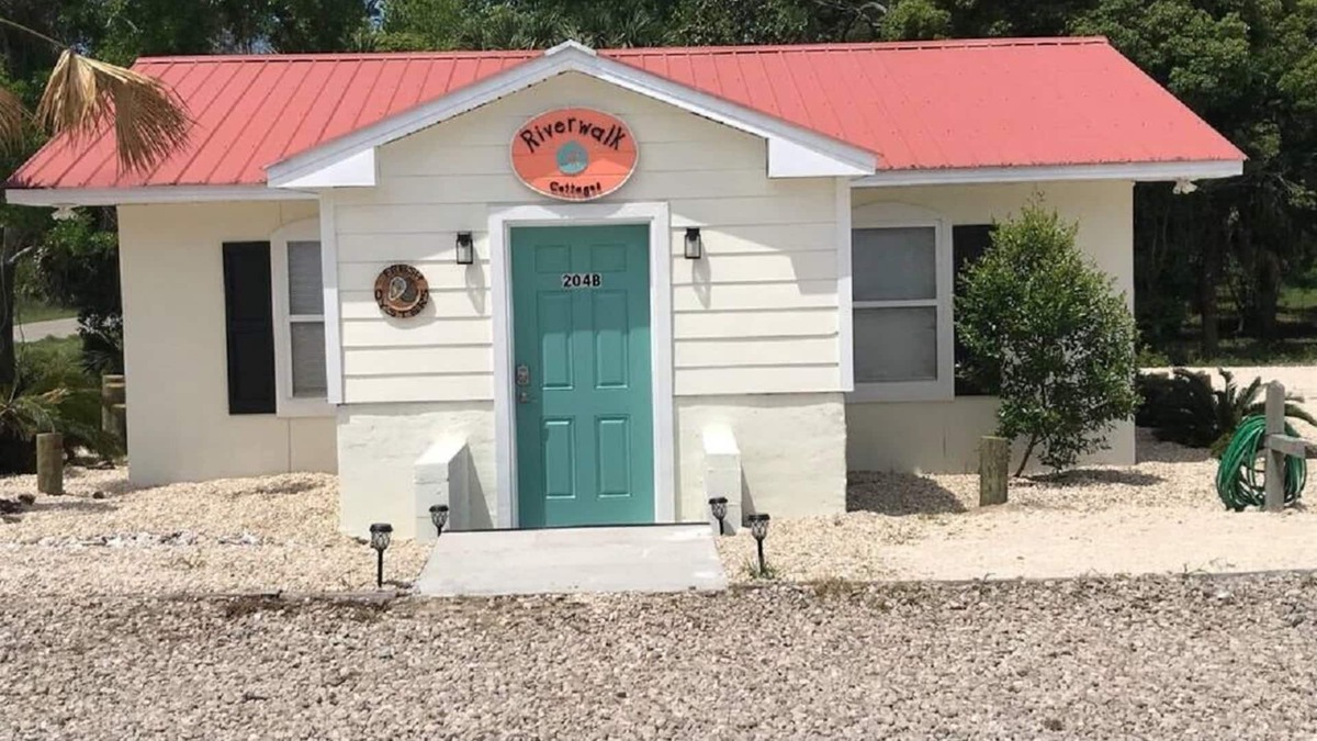 Carrabelle House | The Oyster Bed- Riverwalk Cottages Unit 204 B
