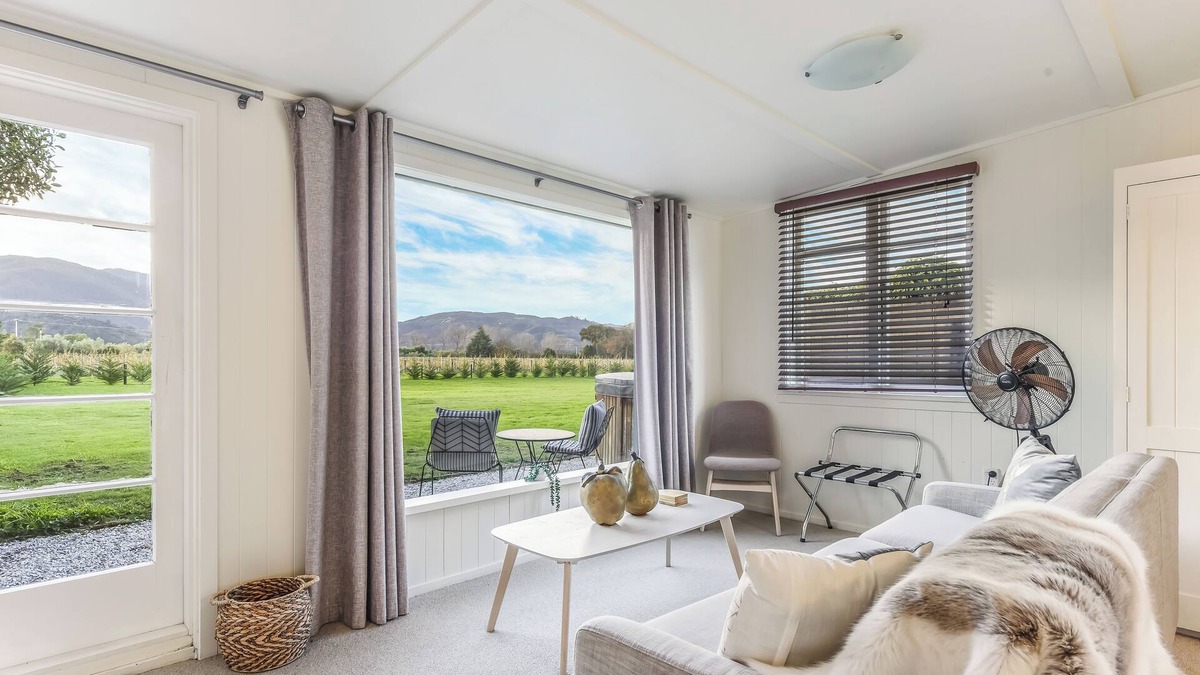 Renwick Cottage | The Packing Shed - Blenheim Holiday Home