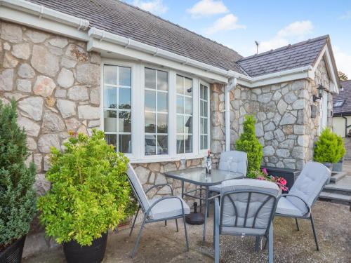 Saint Asaph House | The Paddock