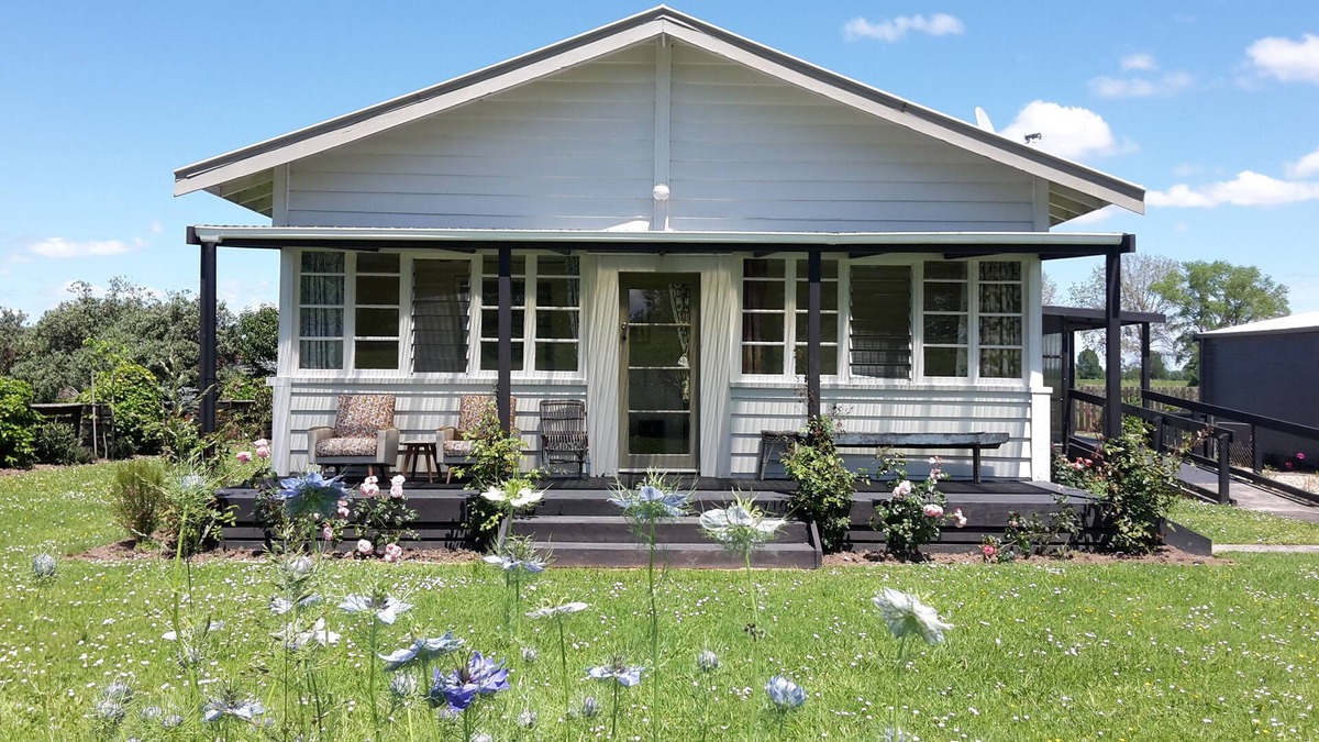 Paeroa House | THE PAEROA BUNGALOW