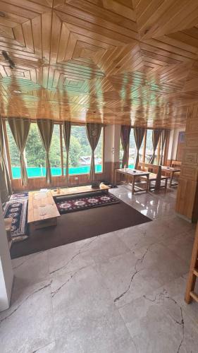 Ghiyagi Hotel | The Pahadi Soul Stay and Café