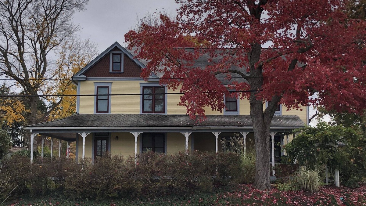 Slippery Rock House | The Painted Lady
