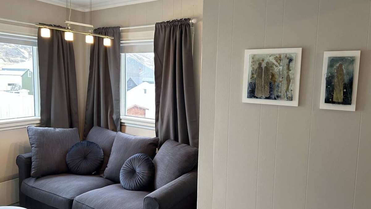 Siglufjorður Apartment | The Painter's house with view and balcony