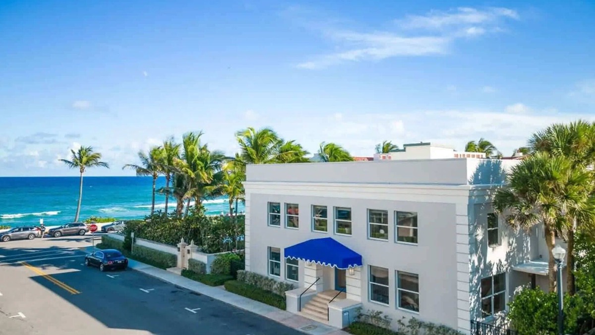 Palm Beach Condo | The Palm Beach House - Tropical