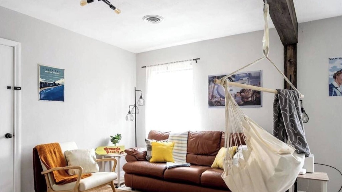 West Pensacola House | The PanAm, fire pit, bbq, kid & dog friendly