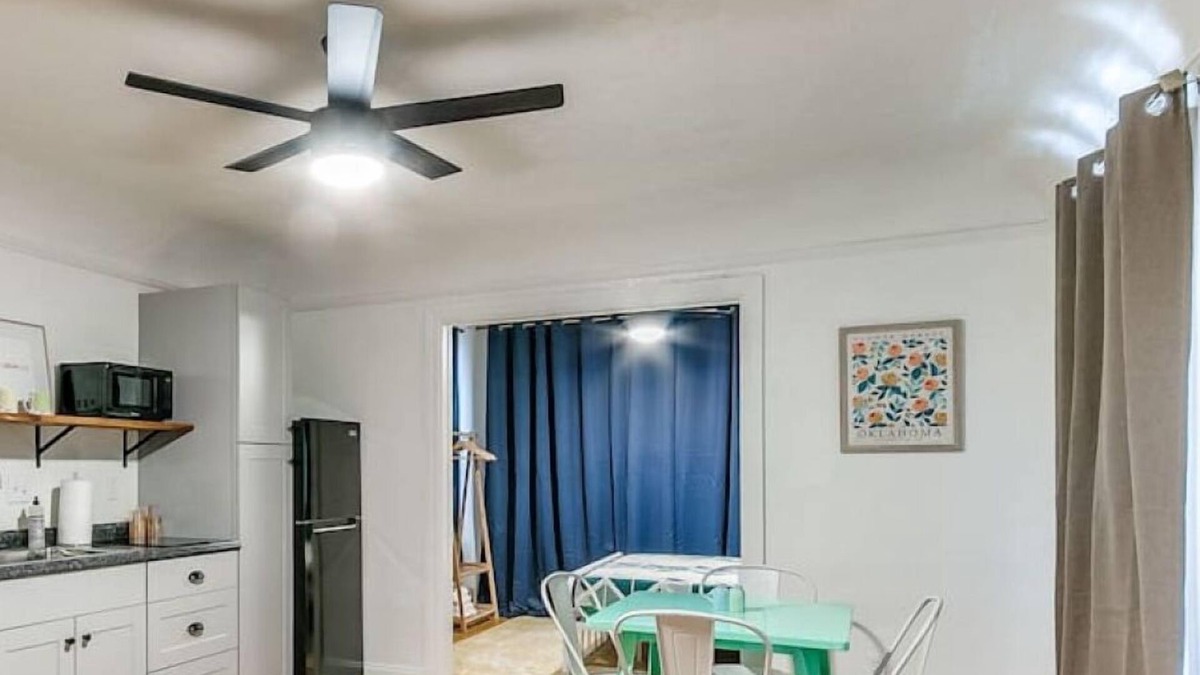 Lincoln Terrace Apartment | "The Pantone Penthouse" - 1B/1B