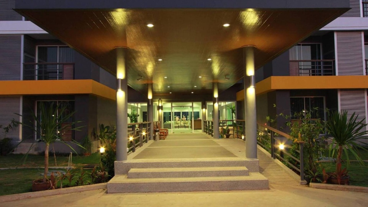 Tha Tum Hotel | The Park 304
