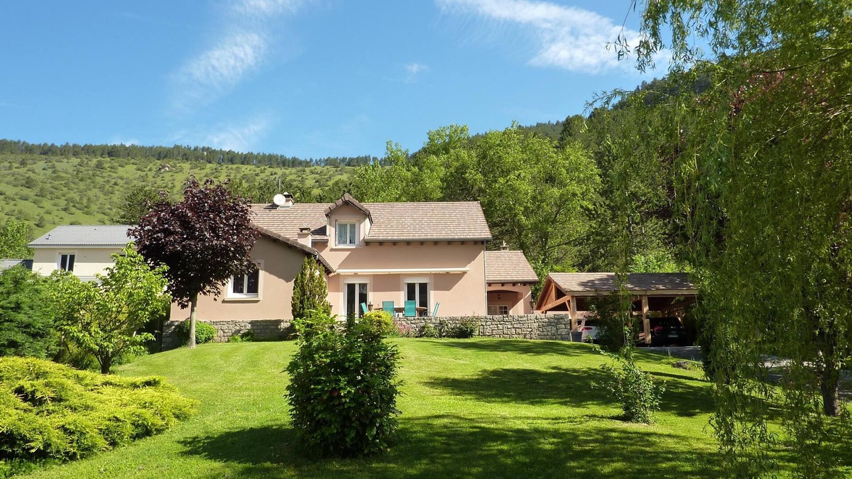 Saint-Bauzile Villa | The park Combes cottage comfort classified 4 ears Rouffiac st bauzille 48000
