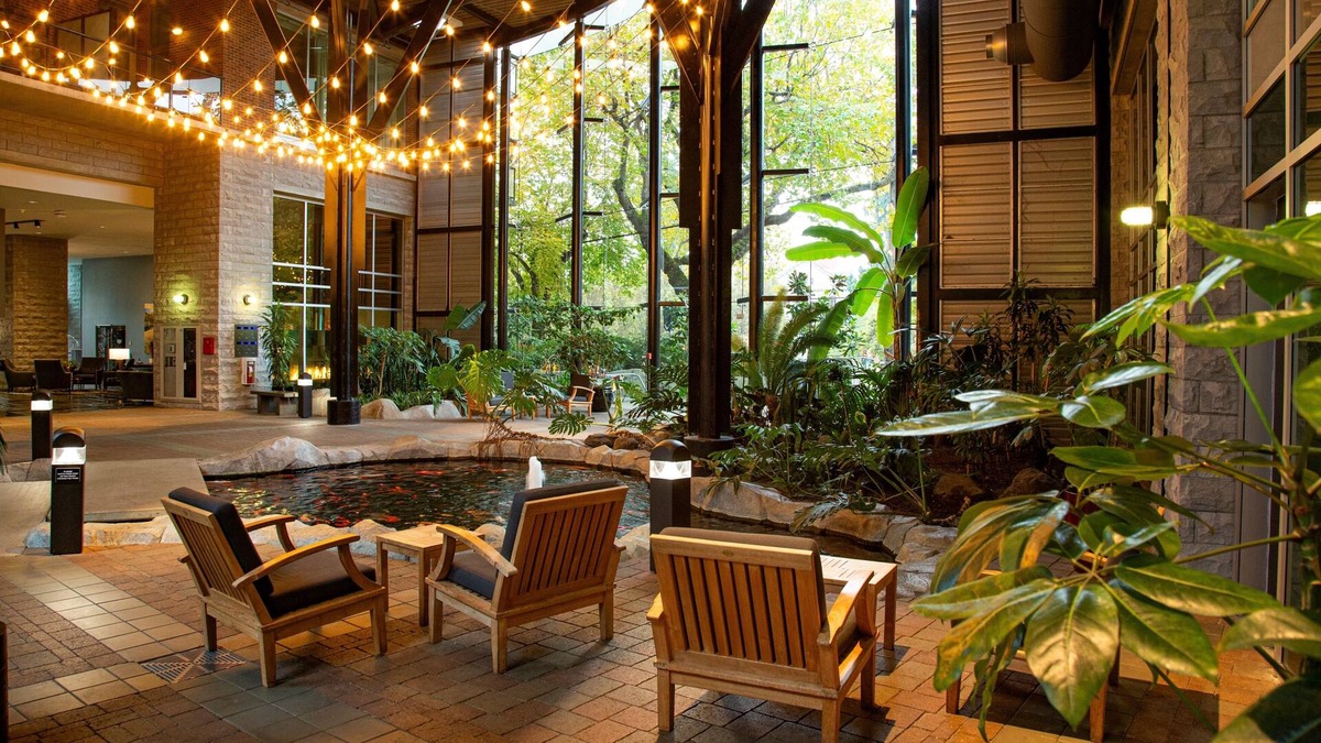 Downtown Victoria Apartment | The Parkside Hotel & Spa