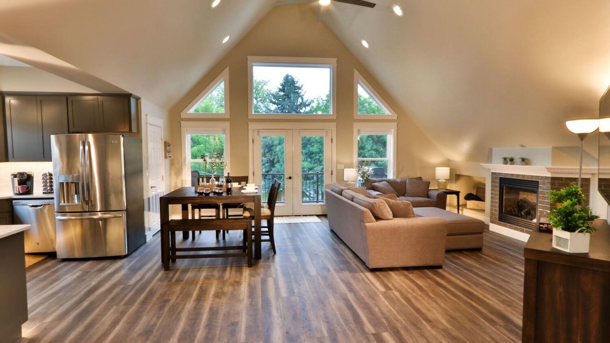 College Place Apartment | The Parkview Loft 0.8 miles from Walla Walla University