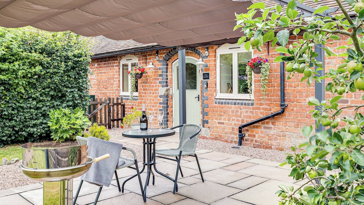 Burlton Cottage | The Parlour - UK10958