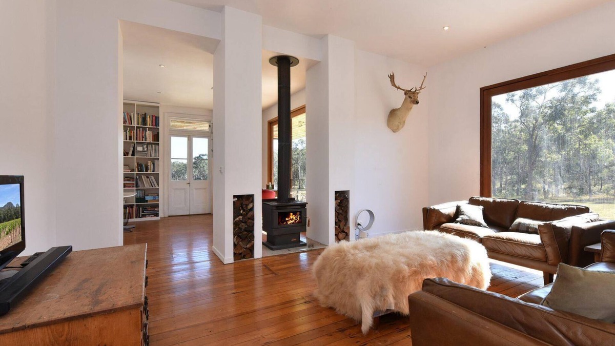 North Rothbury House | The Parson's Vineyard Retreat - get amongst the vineyards in a historic home
