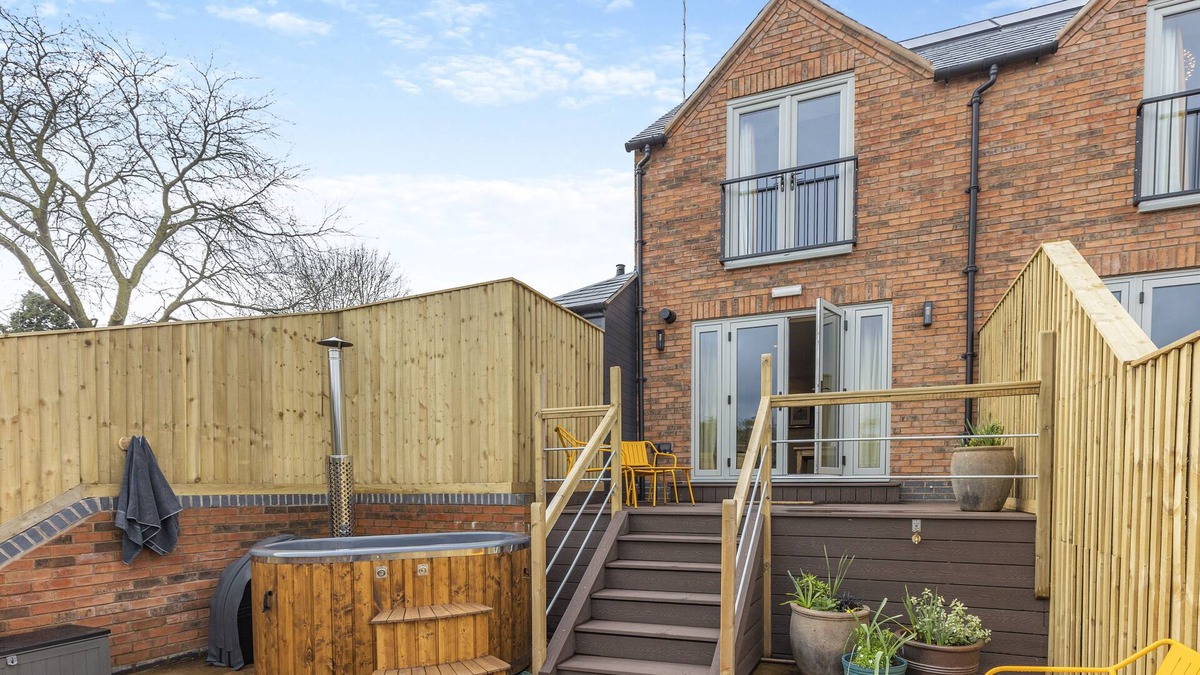 Pershore House | The Pear Tree - Pershore