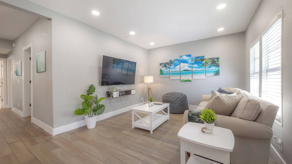 Sun Bay South House | The Pearl Cottage 2b/1R w King 🛏 & FAST WIFI