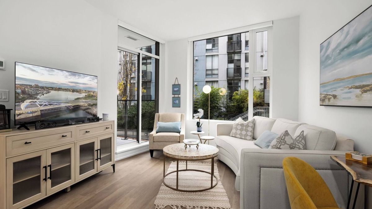 Inner Harbour Condo | The Pearl - Downtown Victoria