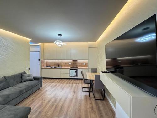 Mjull-Bathore Apartment | The Pearl Estate