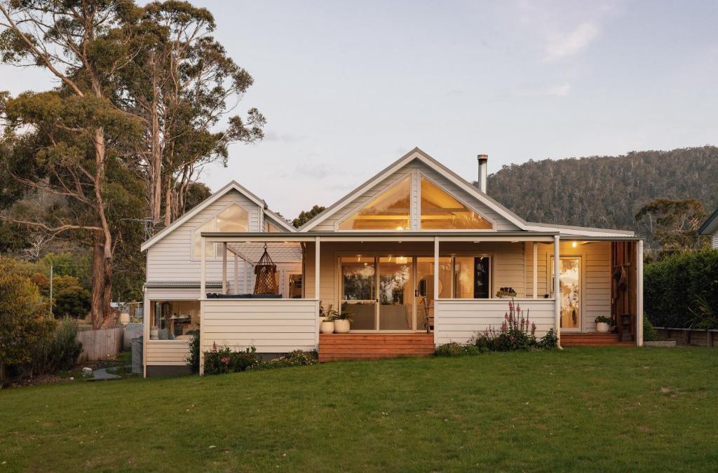 White Beach House | The Pearl Tasmania