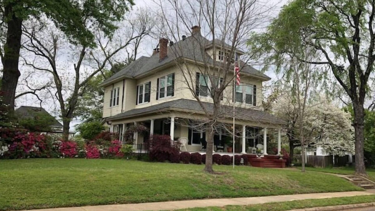 Texarkana House | The Pecan House