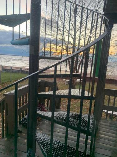 Sylvan Beach House | " The Penthouse" Historic Oneida Lakefront Condo 5