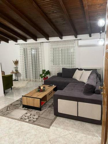 Maniakoi Apartment | The penthouse kastoria