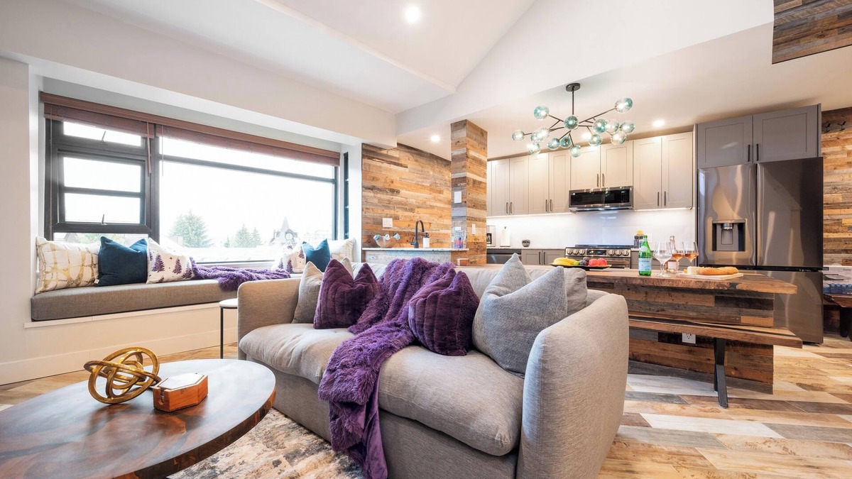 Whistler Village Cabin | The Penthouse Loft @Village Base