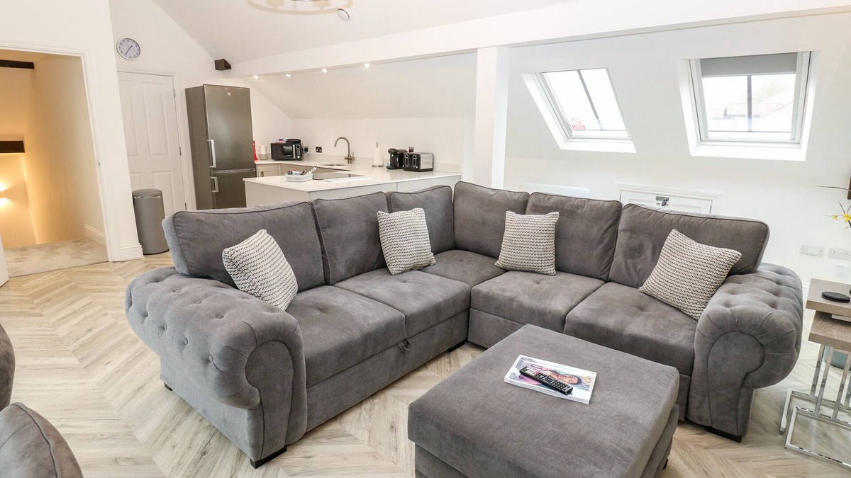 Boroughbridge Cottage | THE PENTHOUSE, pet friendly, with a garden in Boroughbridge
