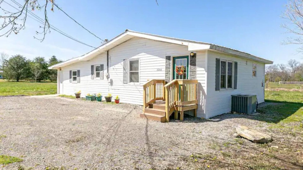 Unionville House | The Perch @ Bryant's Roost