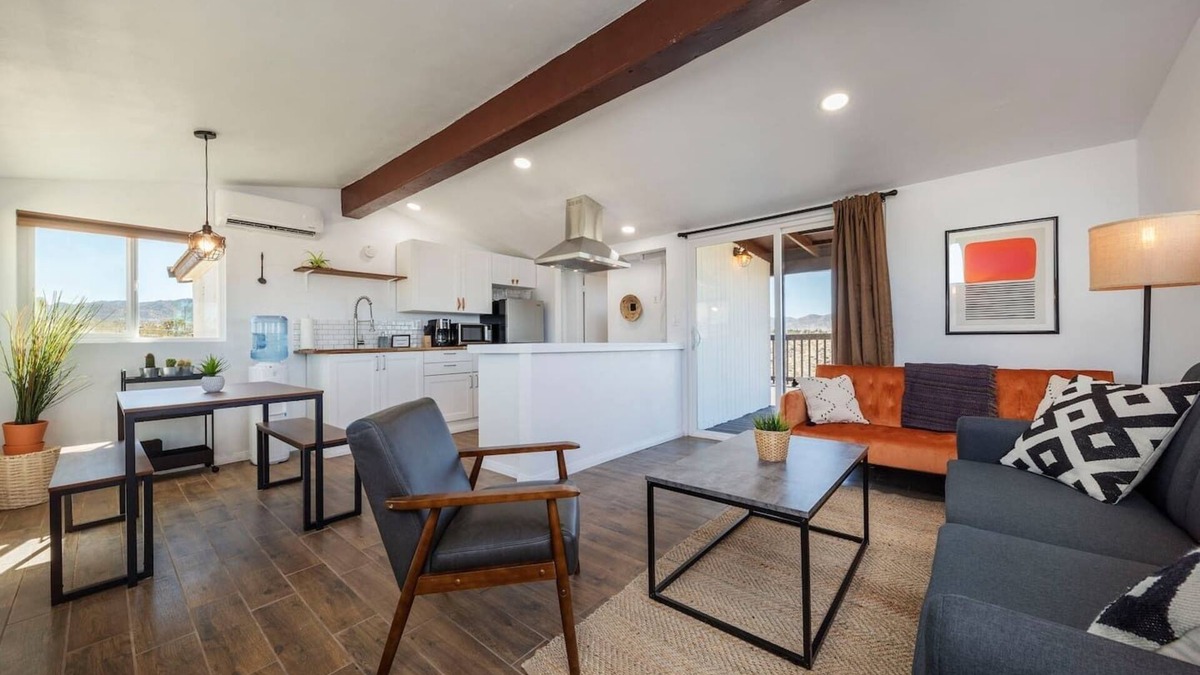 Yucca Valley House | The Perch - Cozy Joshua Tree Retreat + Hot Tub