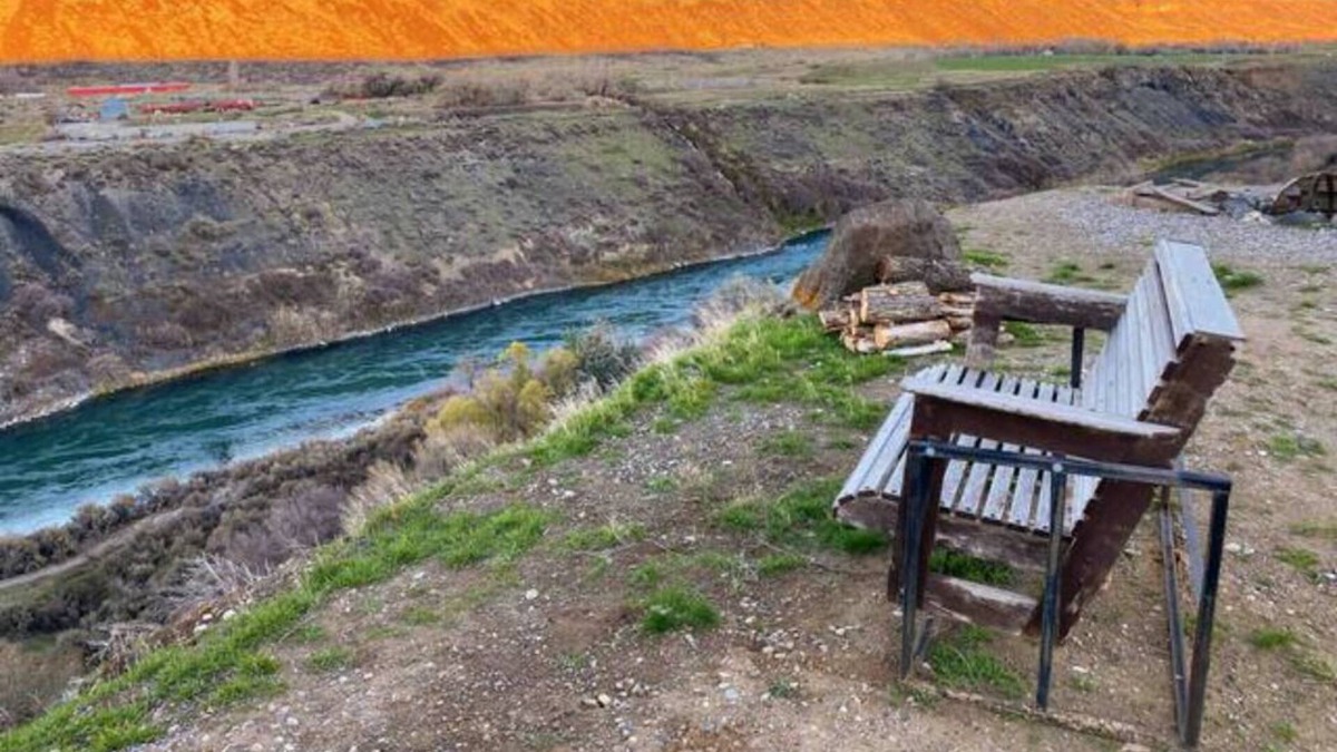 Twin Falls County House | The Perch Riverfront on 40 acres