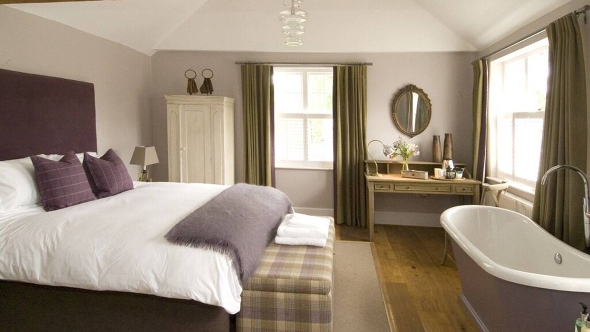Chilworth House | The Percy Arms