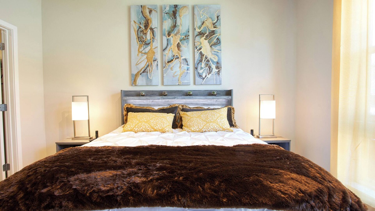 Kingfield Apartment | The Perfect City Retreat@In-Unit W/D@Super Fast WiFi@Roku TVs@Keurig+Coffee